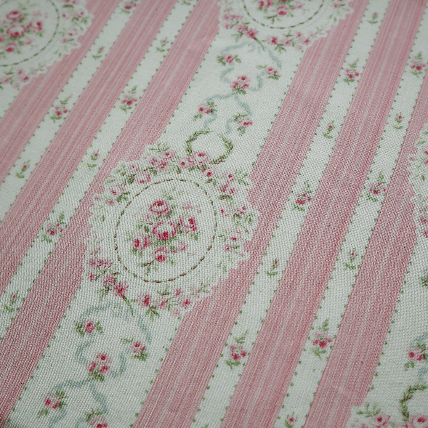 Rose Cartouche Organic Cotton Pink